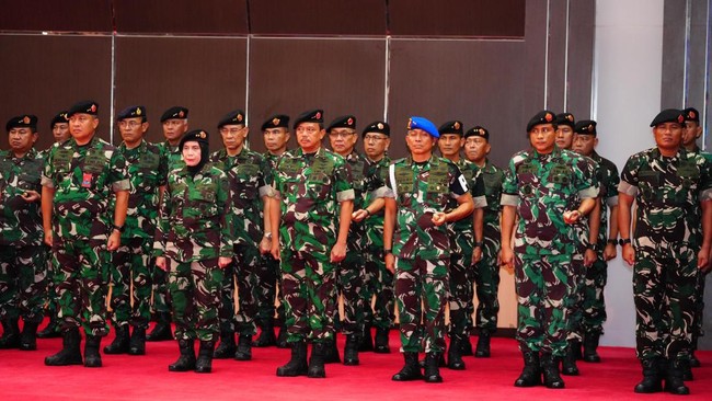 panglima-mutasi-117-pati-tni-komandan-paspampres-hingga-pangdam-jaya